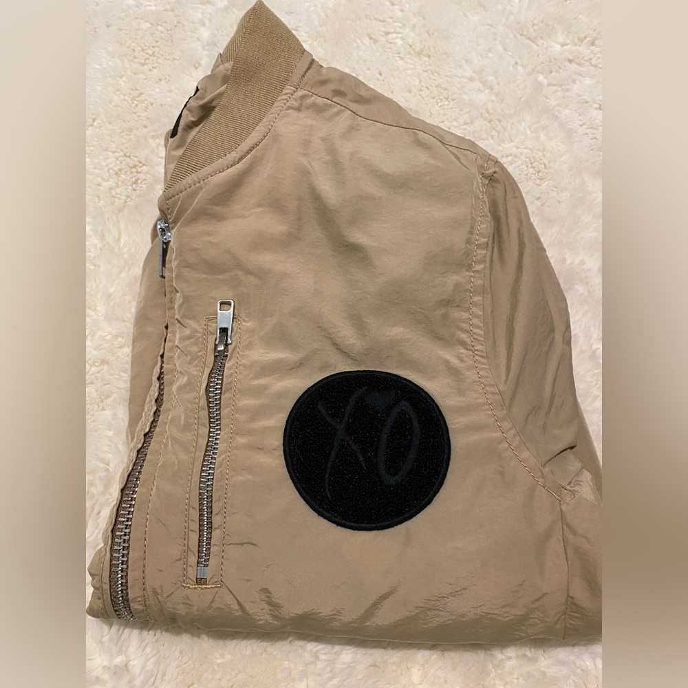 XO Jacket - Picture 2 of 5